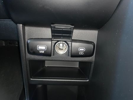 2022-Hyundai-Staria-22d-Executive-Auto-11-Seat_18
