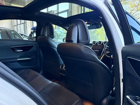 2023-Mercedes-Benz-C-Class-C-200-Auto_9