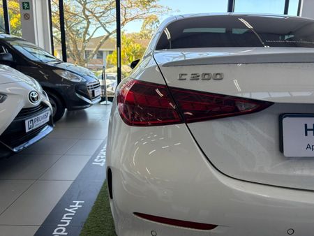 2023-Mercedes-Benz-C-Class-C-200-Auto_11