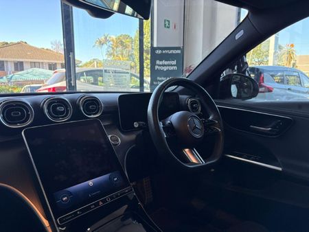 2023-Mercedes-Benz-C-Class-C-200-Auto_16