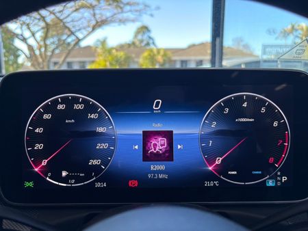 2023-Mercedes-Benz-C-Class-C-200-Auto_26