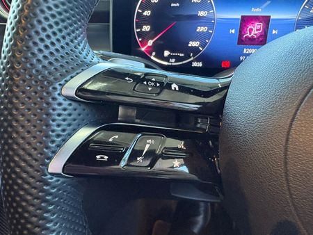 2023-Mercedes-Benz-C-Class-C-200-Auto_27