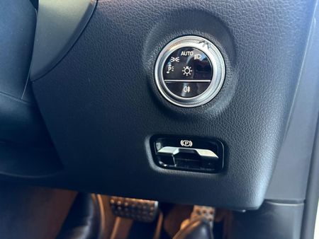 2023-Mercedes-Benz-C-Class-C-200-Auto_29