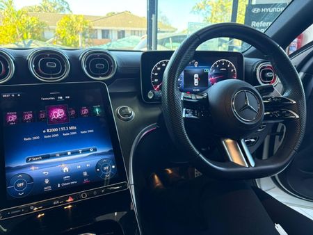 2023-Mercedes-Benz-C-Class-C-200-Auto_32