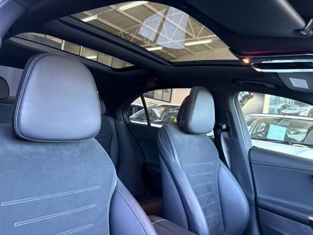 2023-Mercedes-Benz-C-Class-C-200-Auto_35