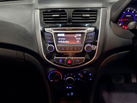 2018-Hyundai-Accent-16-Fluid-Auto-5-dr_10