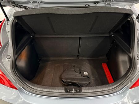 2018-Hyundai-Accent-16-Fluid-Auto-5-dr_7