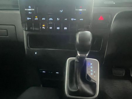 2026-Hyundai-Staria-22d-Executive-Auto_13