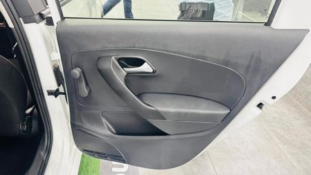 2024-Volkswagen-Polo-Vivo-16-Comfortline-Auto-5-dr_9