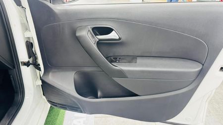 2024-Volkswagen-Polo-Vivo-16-Comfortline-Auto-5-dr_12