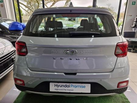 2022-Hyundai-Venue-12-Motion_15