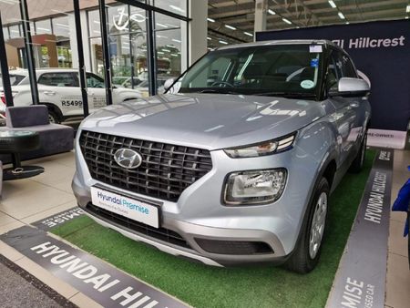 2022-Hyundai-Venue-12-Motion_19