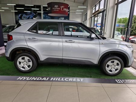 2022-Hyundai-Venue-12-Motion_3