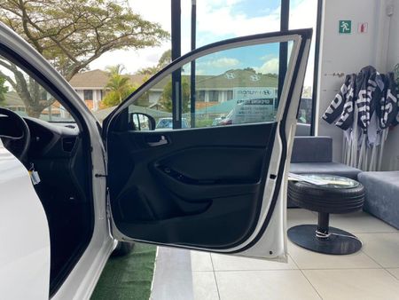 2018-Hyundai-i20-12-Motion_10