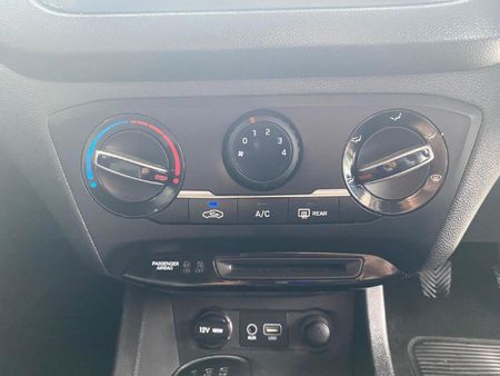 2018-Hyundai-i20-12-Motion_17
