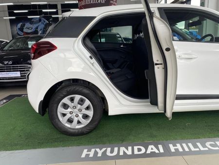 2018-Hyundai-i20-12-Motion_7