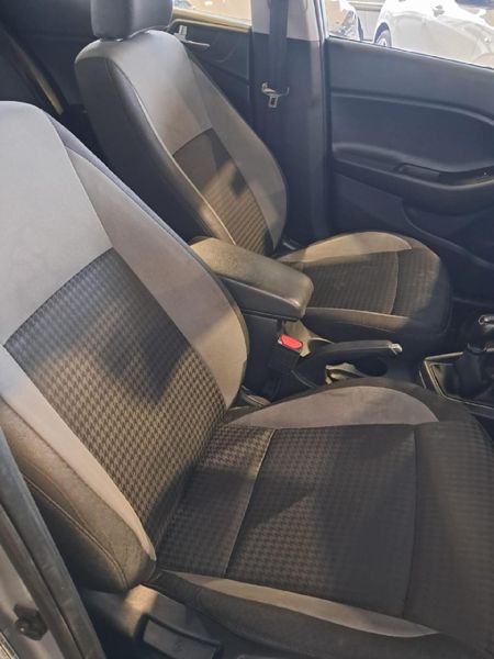 2019-Hyundai-i20-12-Fluid_15