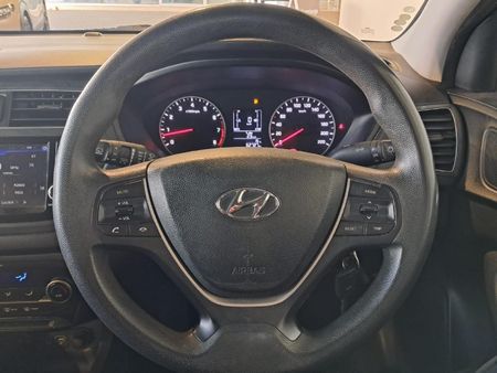 2019-Hyundai-i20-12-Fluid_6
