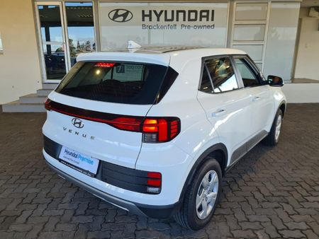 2025-Hyundai-Venue-12-Motion_5