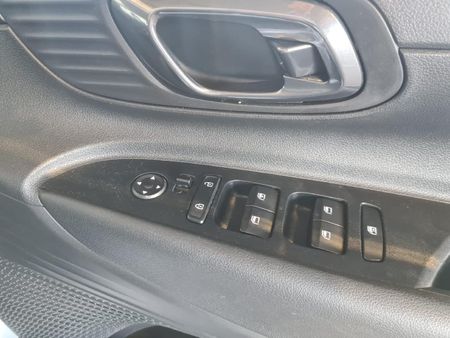 2024-Hyundai-i20-12-Premium_19