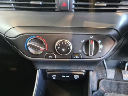 2024-Hyundai-i20-12-Premium_8