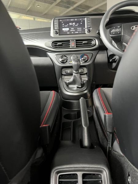 2024-Hyundai-Grand-i10-10-Motion_9
