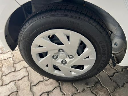 2024-Hyundai-Grand-i10-10-Motion_12