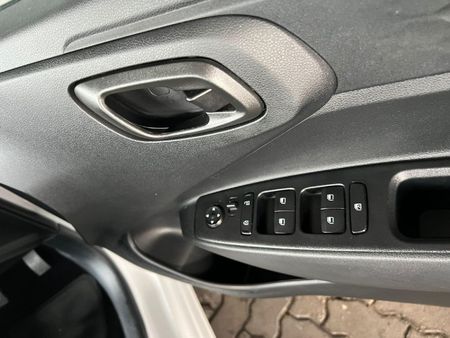 2024-Hyundai-Grand-i10-10-Motion_15