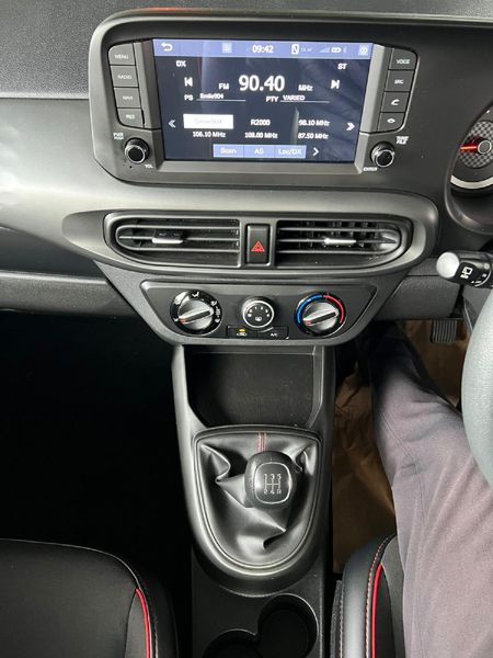 2024-Hyundai-Grand-i10-10-Motion_19
