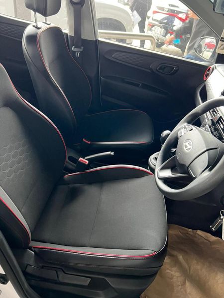 2024-Hyundai-Grand-i10-10-Motion_8