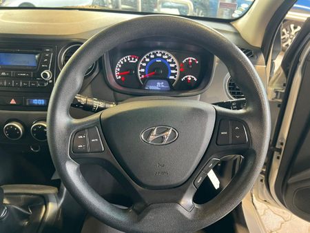 2018-Hyundai-Grand-i10-10-Motion_12