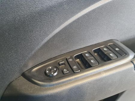 2023-Hyundai-Venue-10-TGDI-Fluid_13
