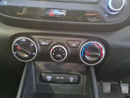 2023-Hyundai-Venue-10-TGDI-Fluid_14