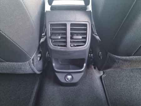 2024-Hyundai-i20-12-Premium_7