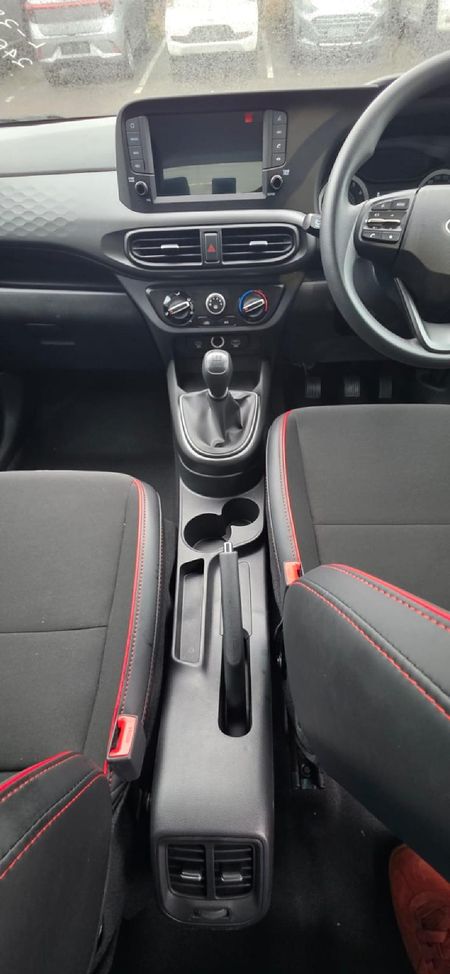 2024-Hyundai-Grand-i10-10-Motion_12