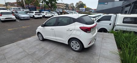 2024-Hyundai-Grand-i10-10-Motion_5