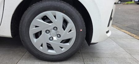 2024-Hyundai-Grand-i10-10-Motion_7