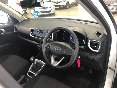 2020-Hyundai-Venue-10-TGDI-Motion_11