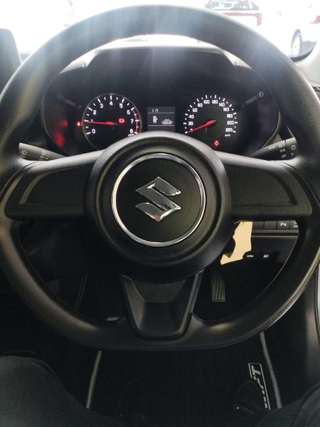 2025-Suzuki-Swift-12-GL_11