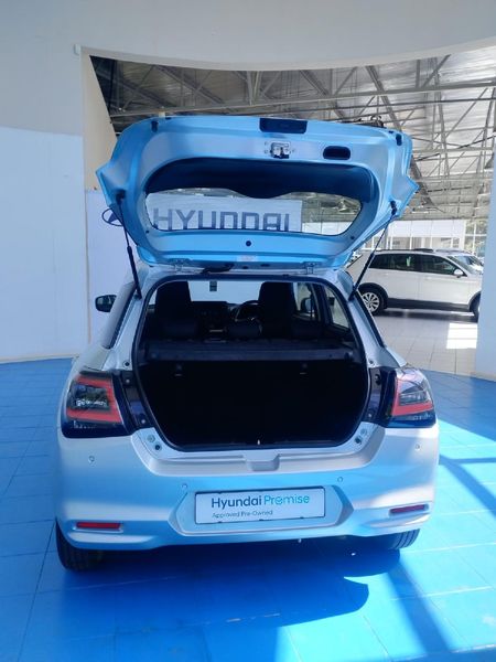 2025-Suzuki-Swift-12-GL_12