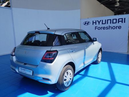 2025-Suzuki-Swift-12-GL_19