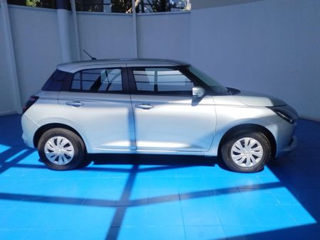 2025-Suzuki-Swift-12-GL_6
