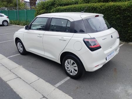 2025-Suzuki-Swift-12-GL_12