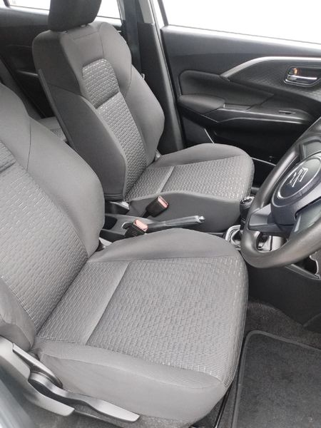 2025-Suzuki-Swift-12-GL_13