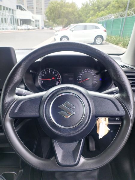 2025-Suzuki-Swift-12-GL_8