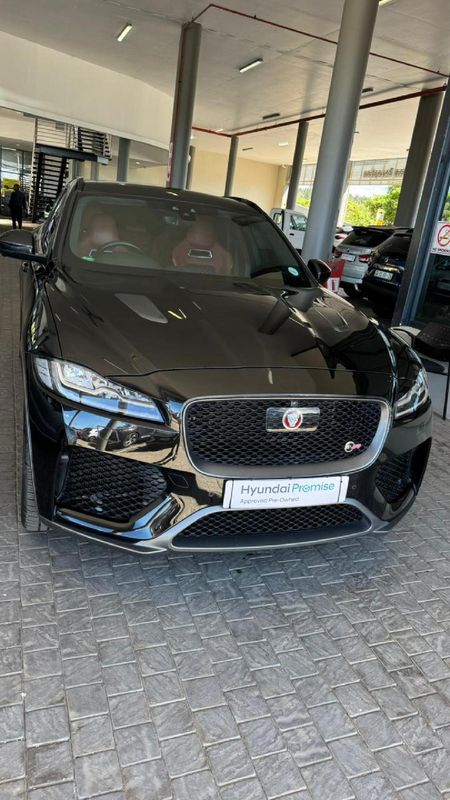 2020-Jaguar-F-Pace-50-V8-SVR_28