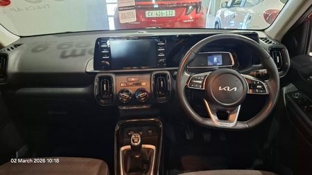 2024-Kia-Sonet-15-EX_14