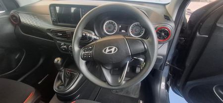 2025-Hyundai-Grand-i10-10-Motion_9