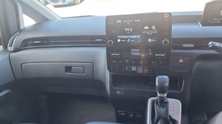 2024-Hyundai-Staria-22d-Executive-Auto_2