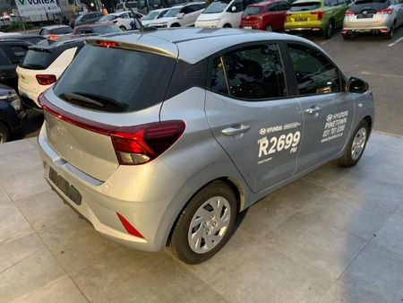 2023-Hyundai-Grand-i10-10-Motion_16